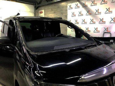 Установка лобового стекла Toyota Alphard 2015-2023