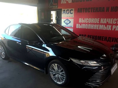 Установка лобового стекла Toyota Camry XV70 2017-