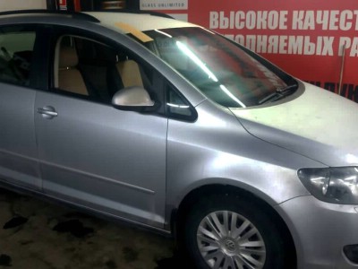 Установка лобового стекла Volkswagen Golf Plus 2006-2014