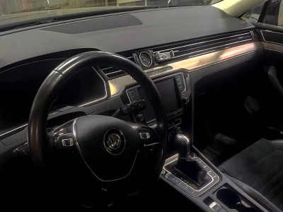 Установка лобового стекла Volkswagen Passat B8 2014-