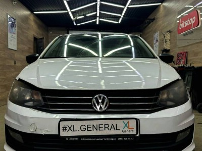 Установка лобового стекла Volkswagen Polo 2009-2020