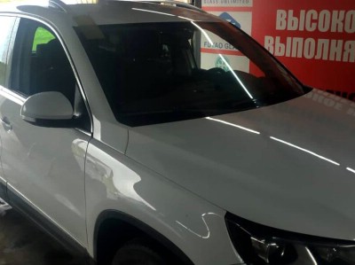 Установка лобового стекла Volkswagen Tiguan 2006-2017