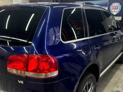 Установка лобового стекла Volkswagen Touareg 2002-2010