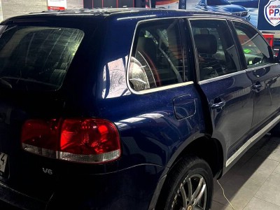 Установка лобового стекла Volkswagen Touareg 2002-2010