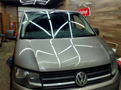 Установка лобового стекла Volkswagen Transporter 2015-