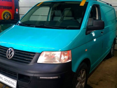 Установка лобового стекла Volkswagen Transporter T5 2003-2009