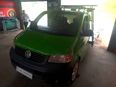 Установка лобового стекла Volkswagen Transporter T5 2003-2015