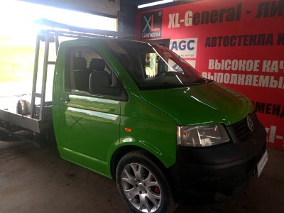 Установка лобового стекла Volkswagen Transporter T5 2003-2015