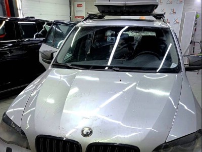 Установка заднего стекла BMW X5 e70 2008-2013