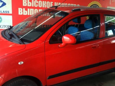 Установка заднего стекла Chevrolet Spark -