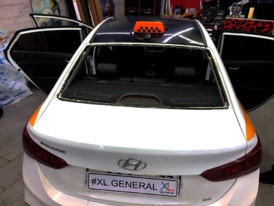 Установка заднего стекла Hyundai Solaris 2017-