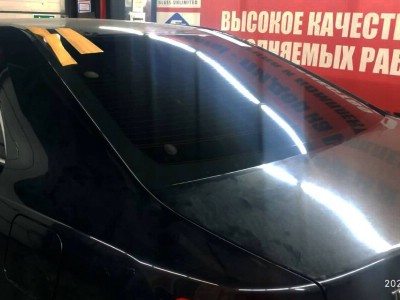 Установка заднего стекла Toyota Camry -