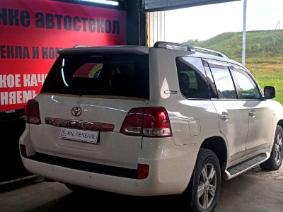 Установка заднего стекла Toyota Land Cruiser J200 2007-