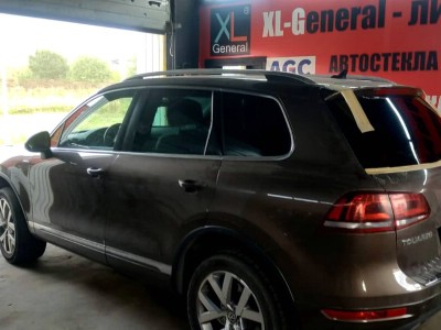 Установка заднего стекла Volkswagen Touareg -